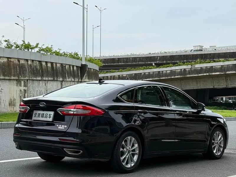 Ford Mondeo — фото 8