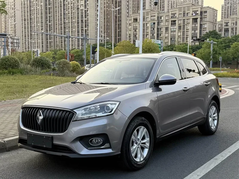 Borgward BX7 — фото 1