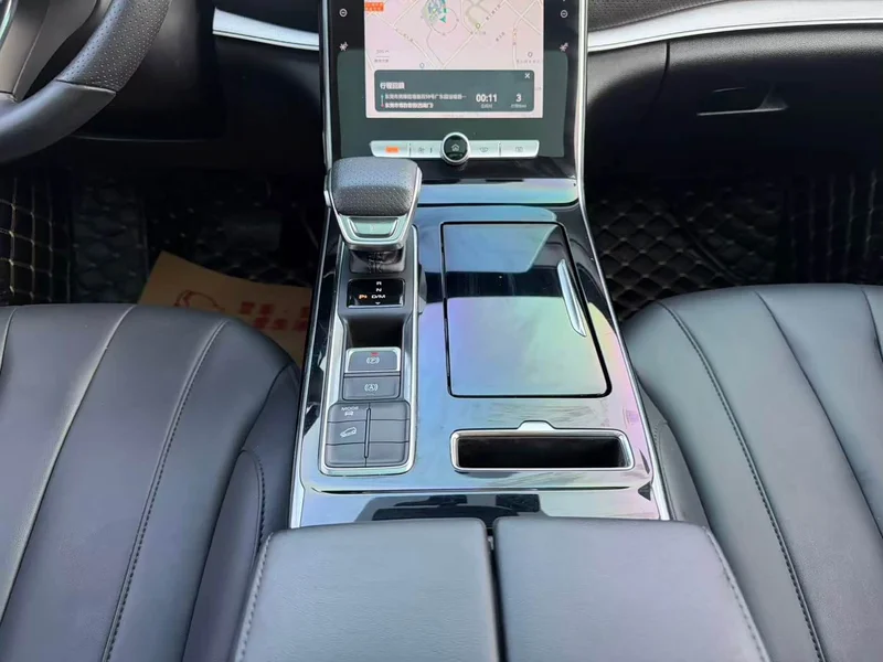 Roewe RX5 MAX — фото 10