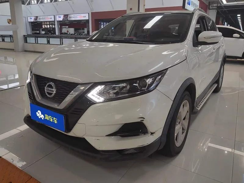 Nissan Qashqai — фото 1
