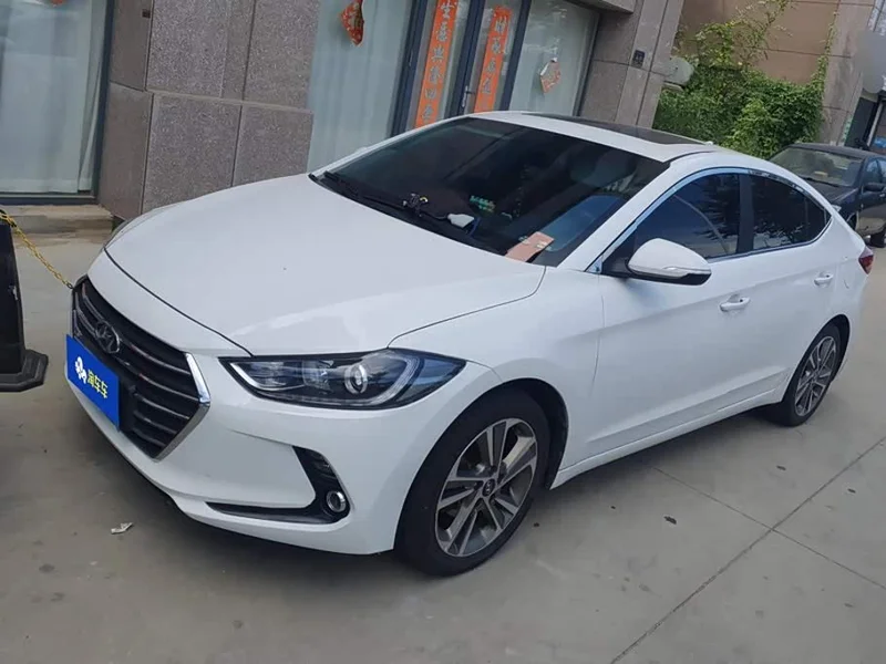 Hyundai Elantra Sport — фото 1