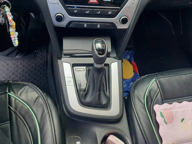 Hyundai Elantra Sport — фото 16