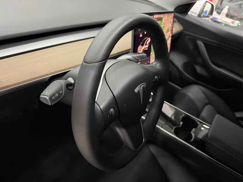 Tesla Model 3 — фото 13