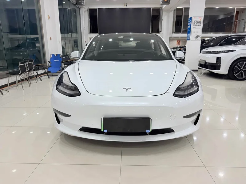 Tesla Model 3 — фото 2