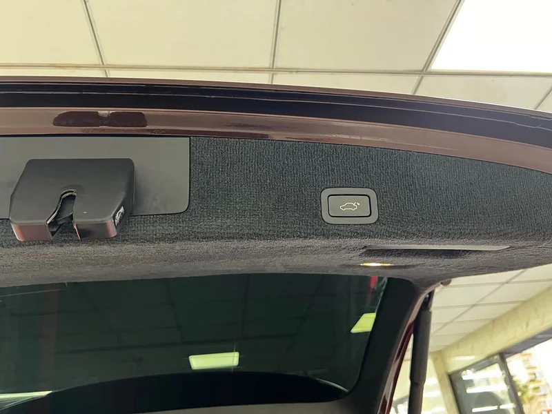 Volvo XC60 — фото 14