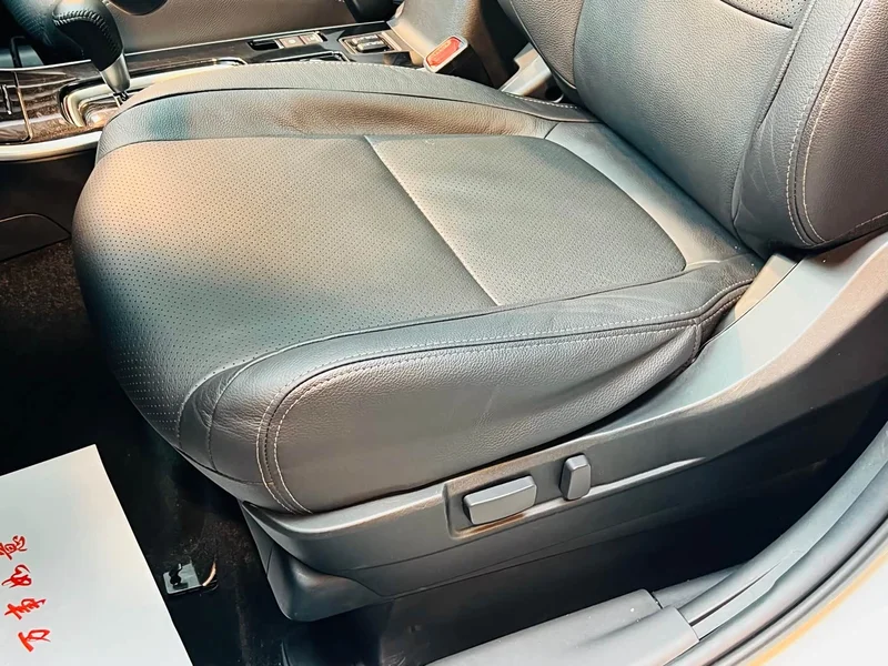 Mitsubishi Outlander — фото 14