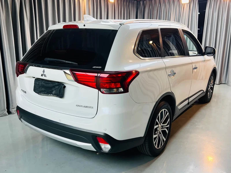 Mitsubishi Outlander — фото 4