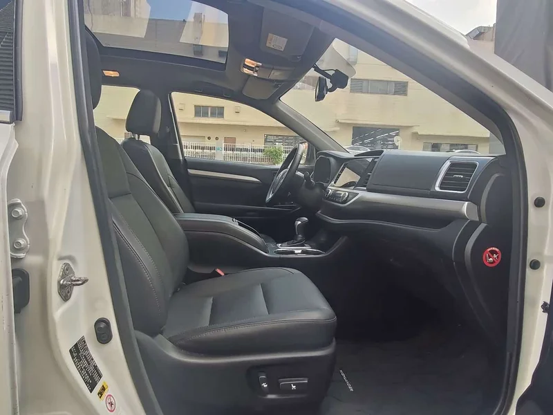 Toyota Highlander — фото 15