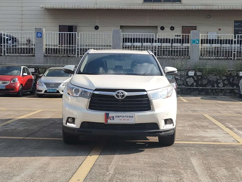 Toyota Highlander — фото 2