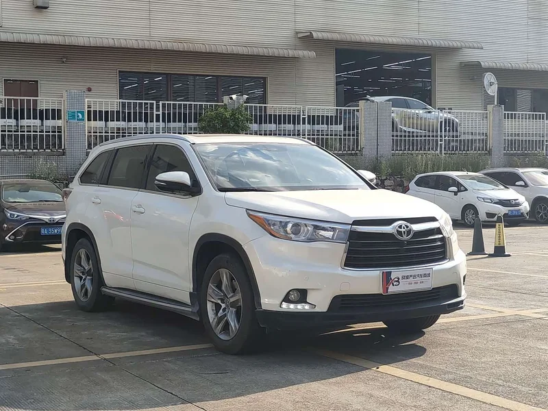 Toyota Highlander — фото 4