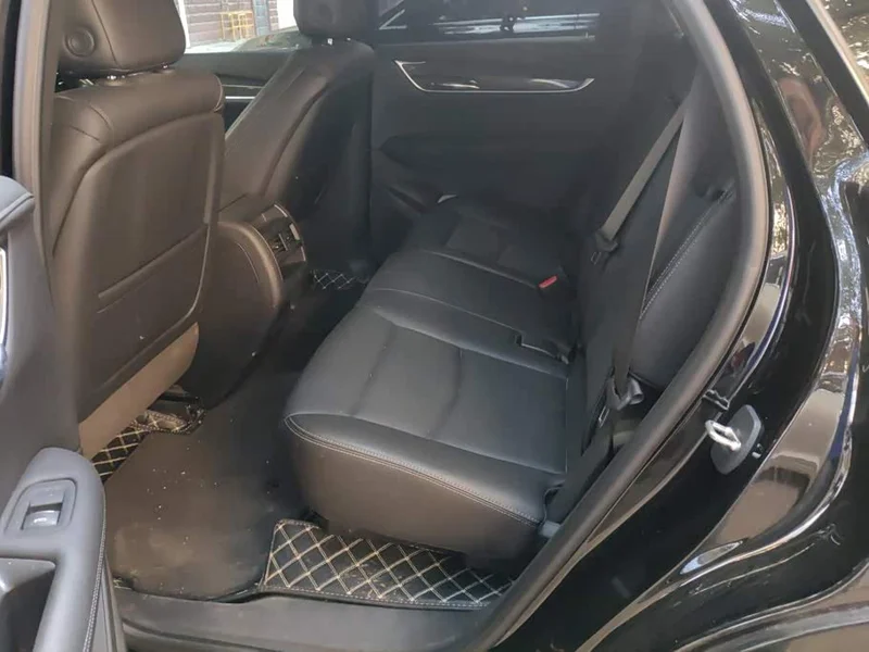 Cadillac XT5 — фото 11