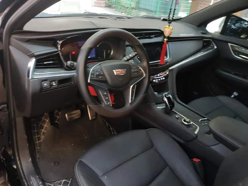 Cadillac XT5 — фото 12