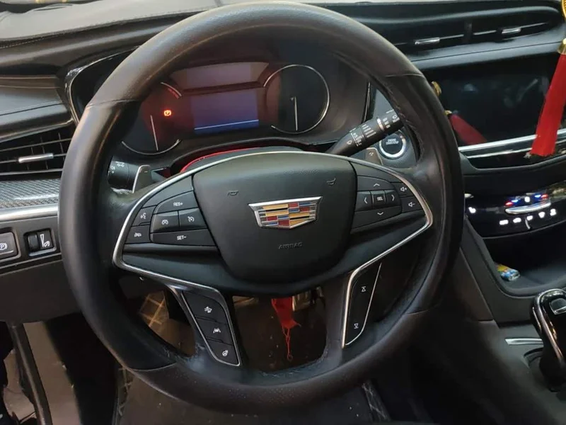 Cadillac XT5 — фото 15