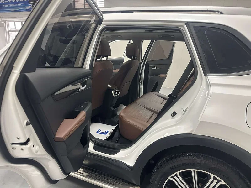 Kia Sportage — фото 12