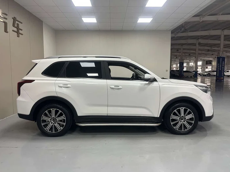 Kia Sportage — фото 8