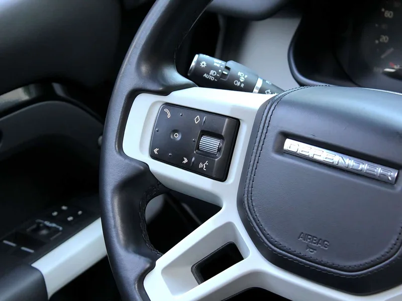 Land Rover Defender — фото 12