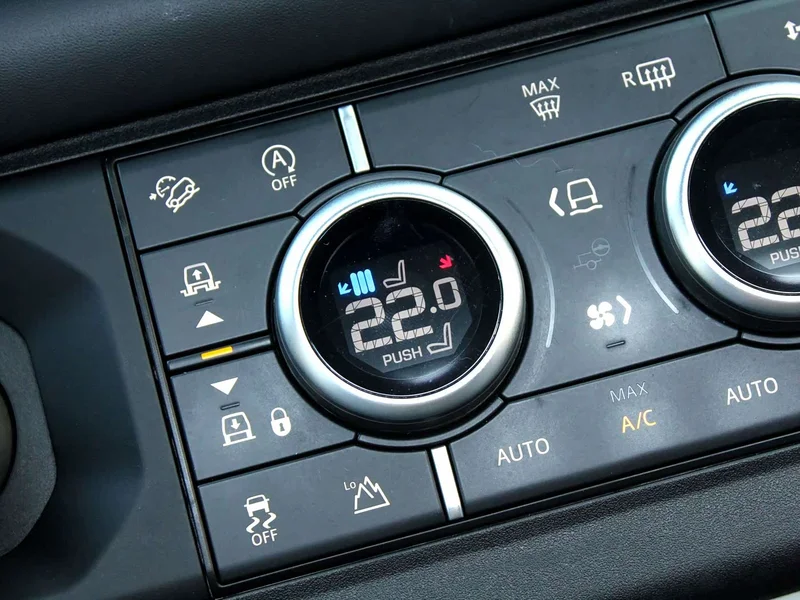 Land Rover Defender — фото 13