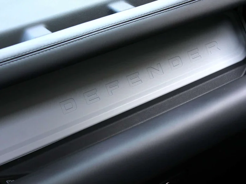 Land Rover Defender — фото 18