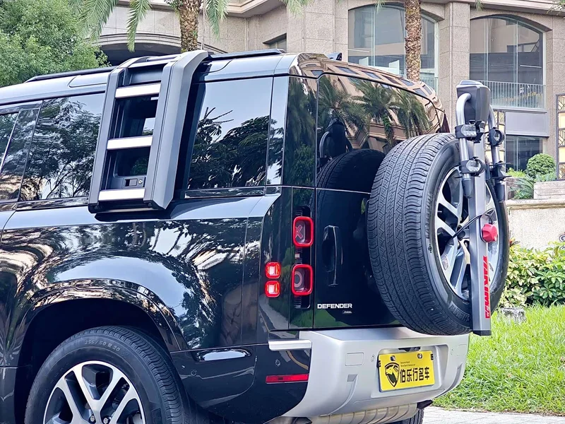 Land Rover Defender — фото 30