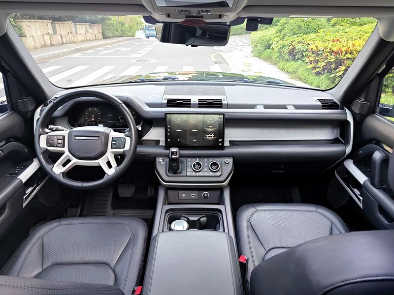 Land Rover Defender — фото 9
