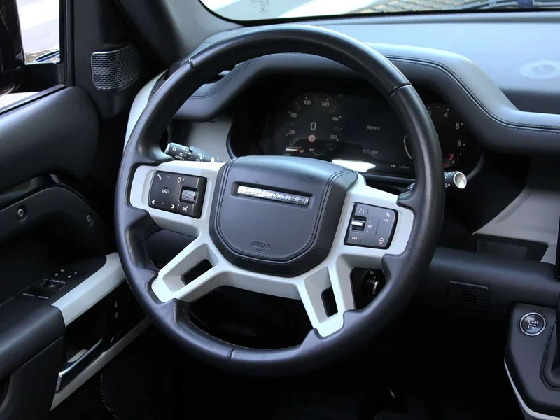 Land Rover Defender — фото 10
