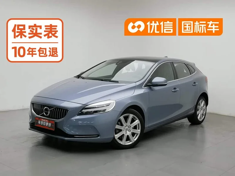 Volvo V40 — фото 1