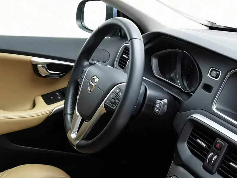 Volvo V40 — фото 22