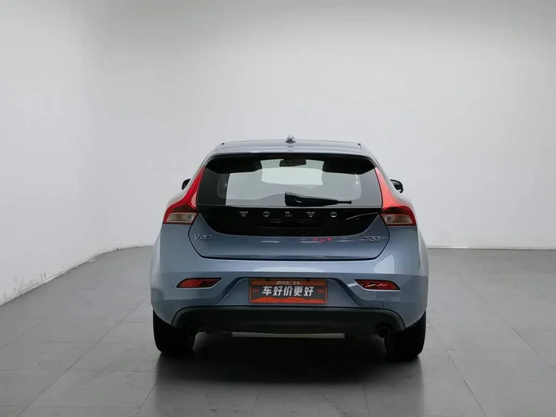 Volvo V40 — фото 4