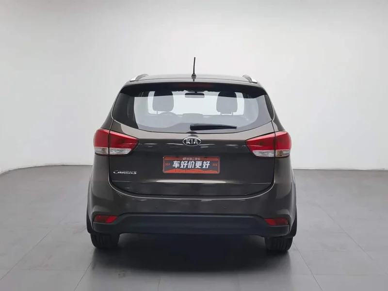 Kia Carens — фото 4