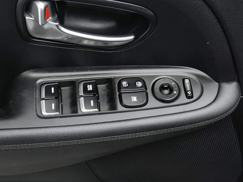 Kia Carens — фото 9