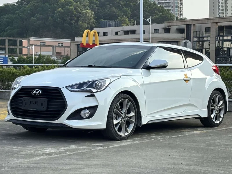 Hyundai Veloster — фото 1