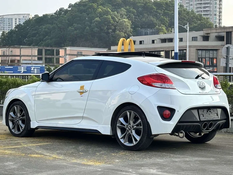 Hyundai Veloster — фото 3