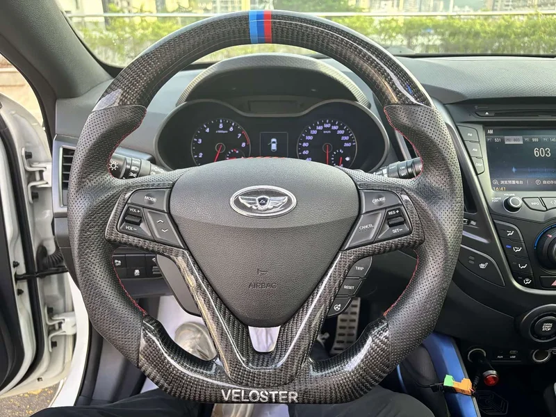 Hyundai Veloster — фото 6
