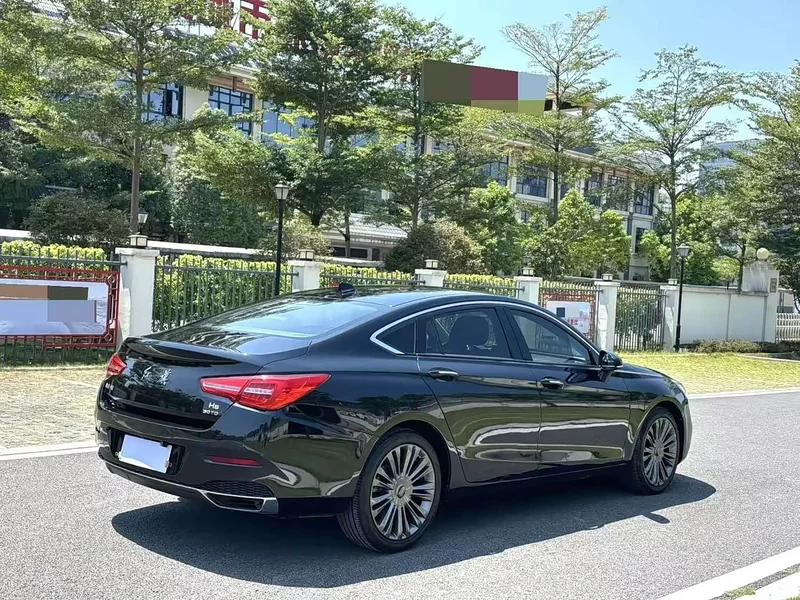 Hongqi H5 — фото 9