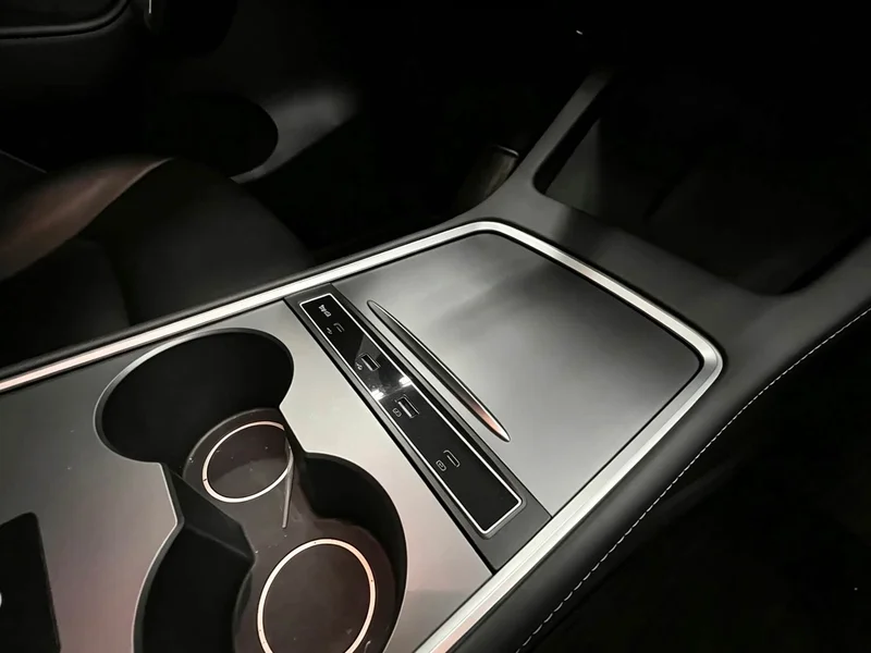 Tesla Model Y — фото 14