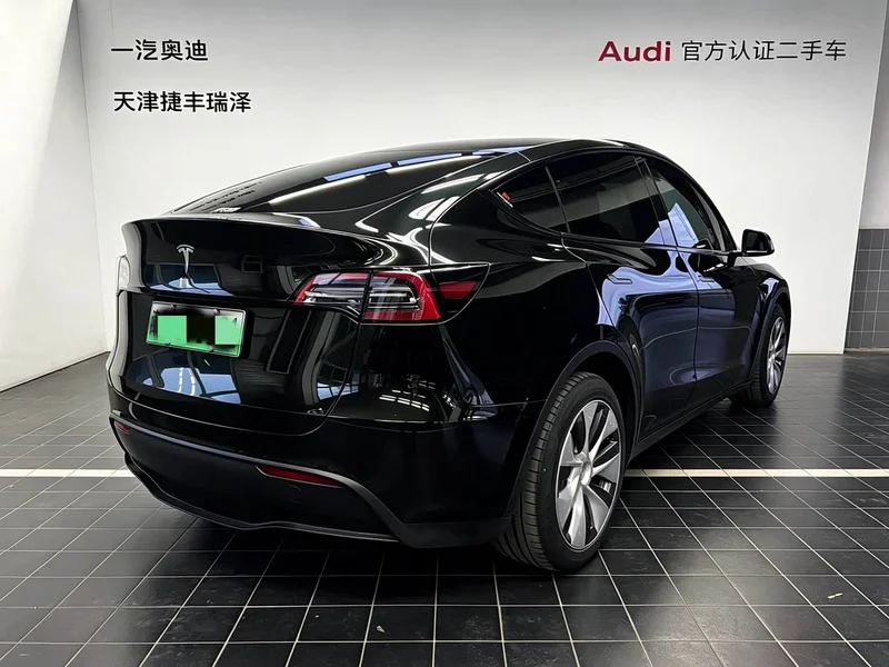 Tesla Model Y — фото 3