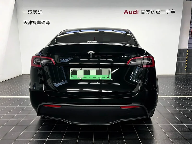 Tesla Model Y — фото 7