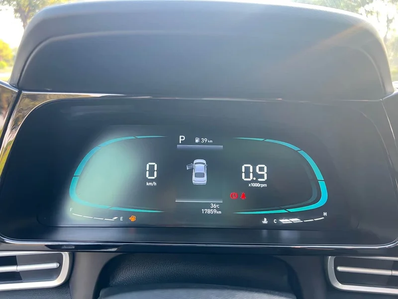 Hyundai Elantra — фото 18
