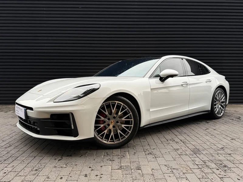 Porsche Panamera — фото 1
