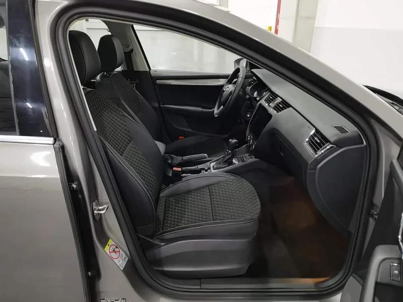 Volkswagen Octavia — фото 23