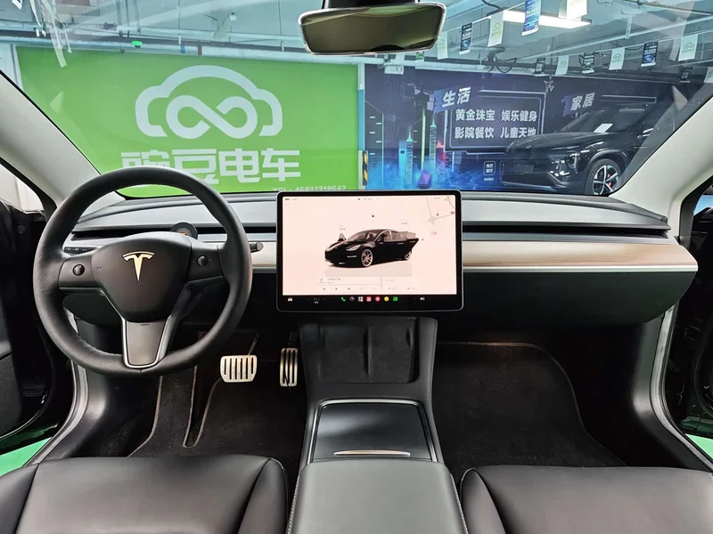 Tesla Model 3 — фото 13