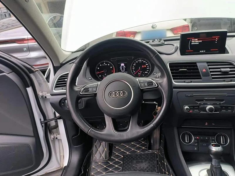 Audi Q3 — фото 11
