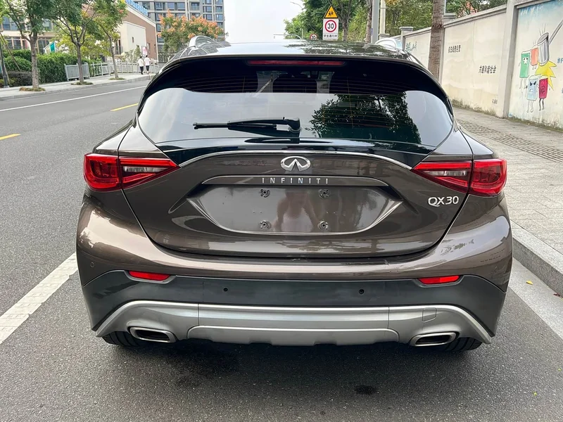 Infiniti QX30 — фото 10