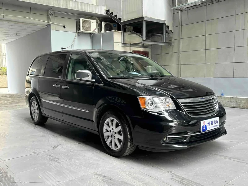 Jeep Grand Voyager (Imported) — фото 3