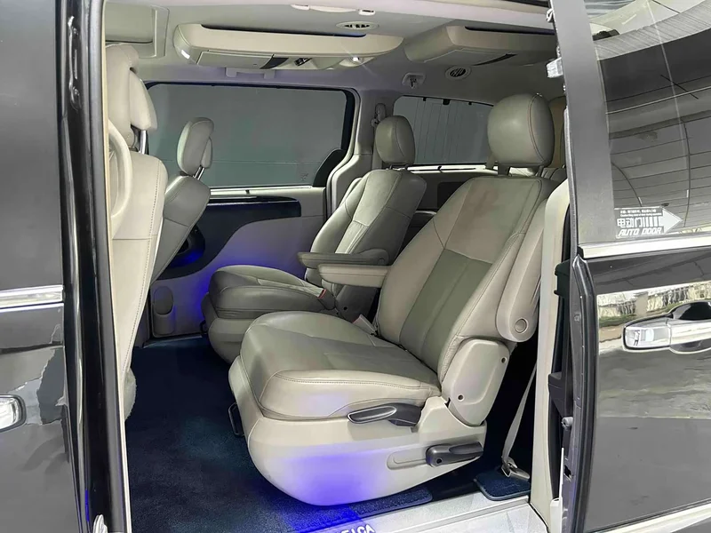 Jeep Grand Voyager (Imported) — фото 7