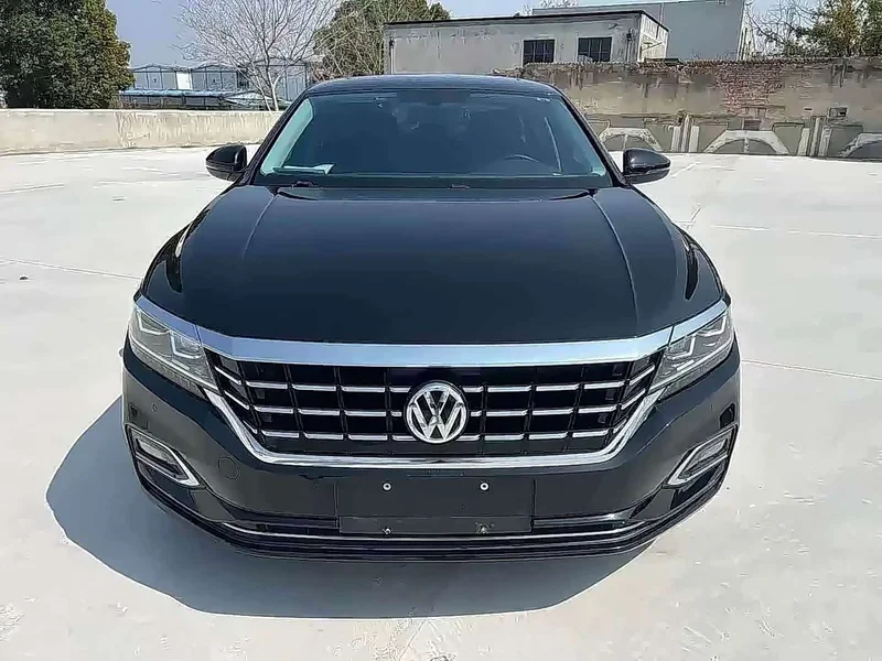 Volkswagen Passat — фото 1
