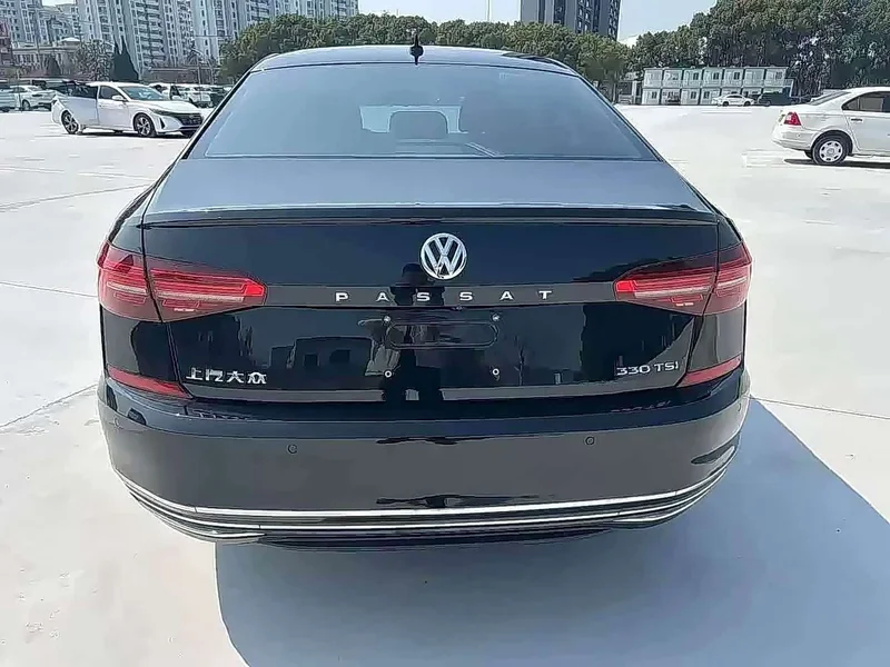 Volkswagen Passat — фото 6