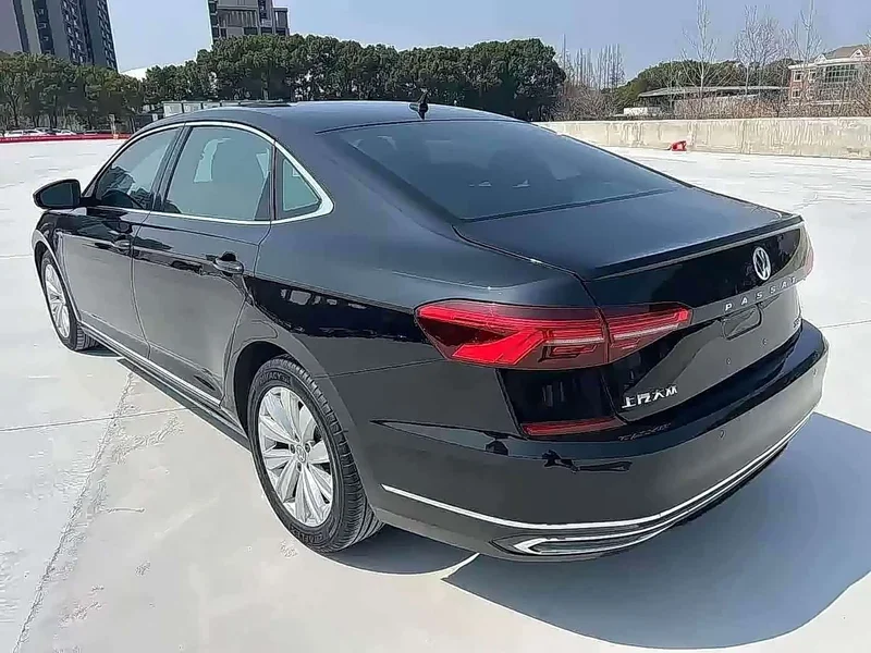 Volkswagen Passat — фото 7