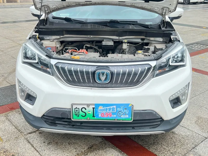 Changan CS15EV — фото 11