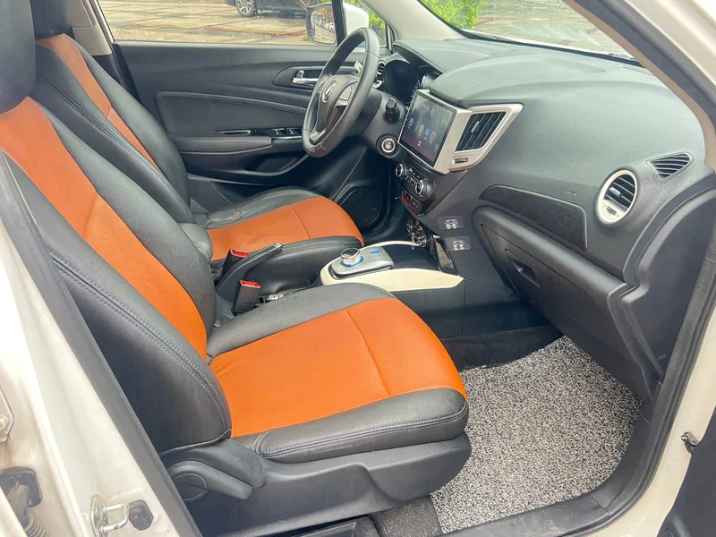 Changan CS15EV — фото 14